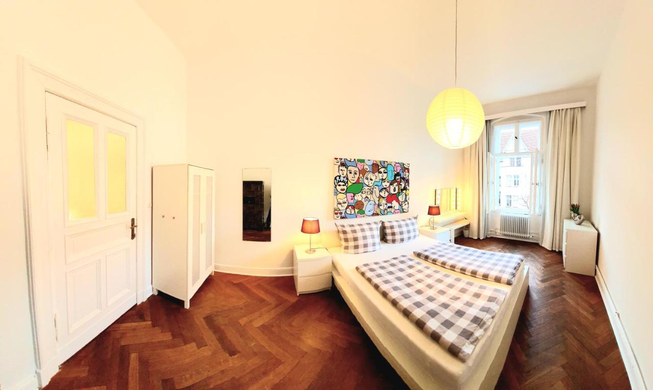 3 Large With 2 Separate Bedbrooms Close To Centre Near Kudamm And Kadewe Berlino